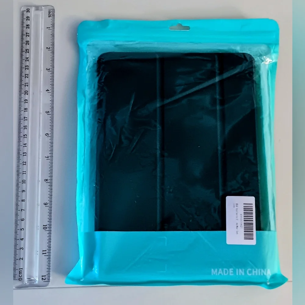 iPad Case 9.7-inch 5th Gen/6th Brand New Sealed Sleep/Wake Cover Dark Green
